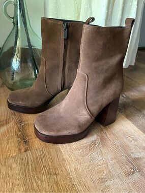 Marc Fisher Marysa Brown Suede Square Toe Block Heel Size 6M